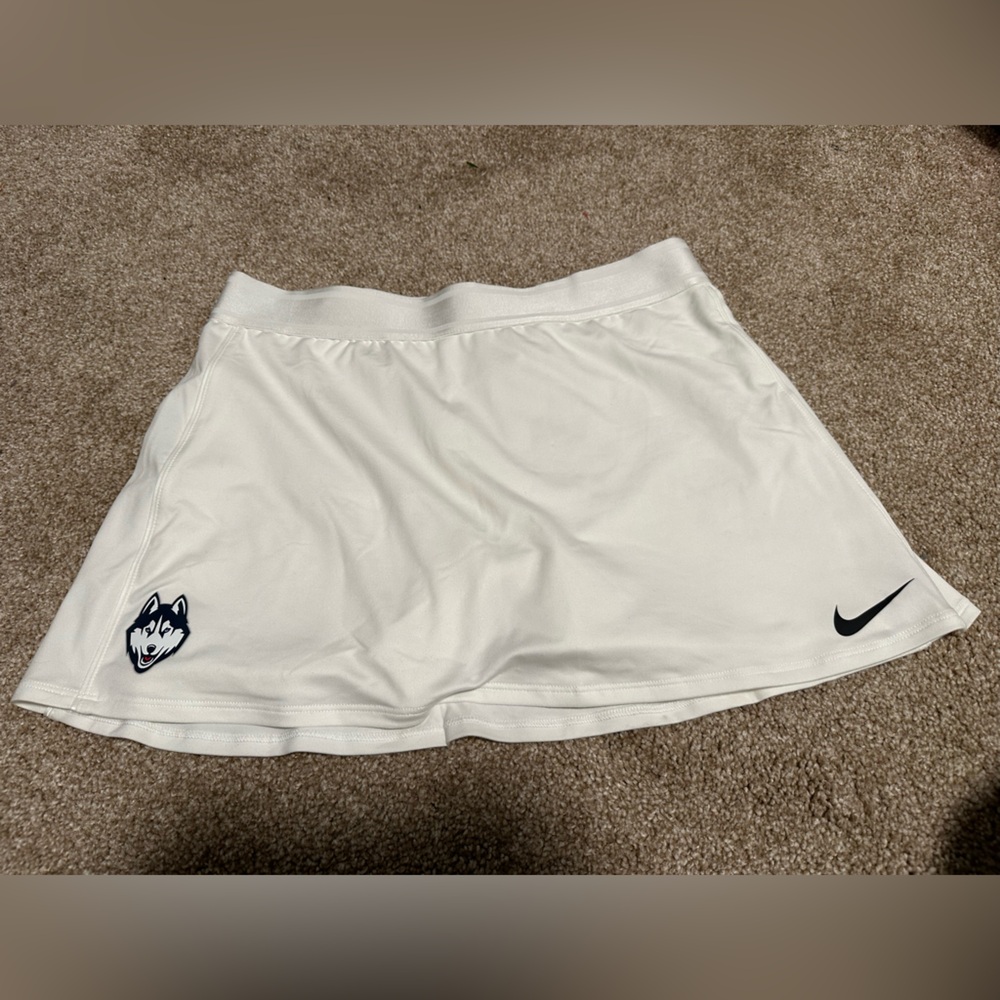 NWT UConn Huskies white Nike DRI-FIT tennis skort